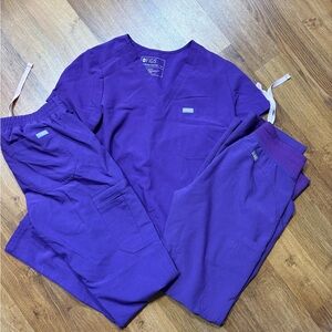 FIGS Ultraviolet Scrub Set